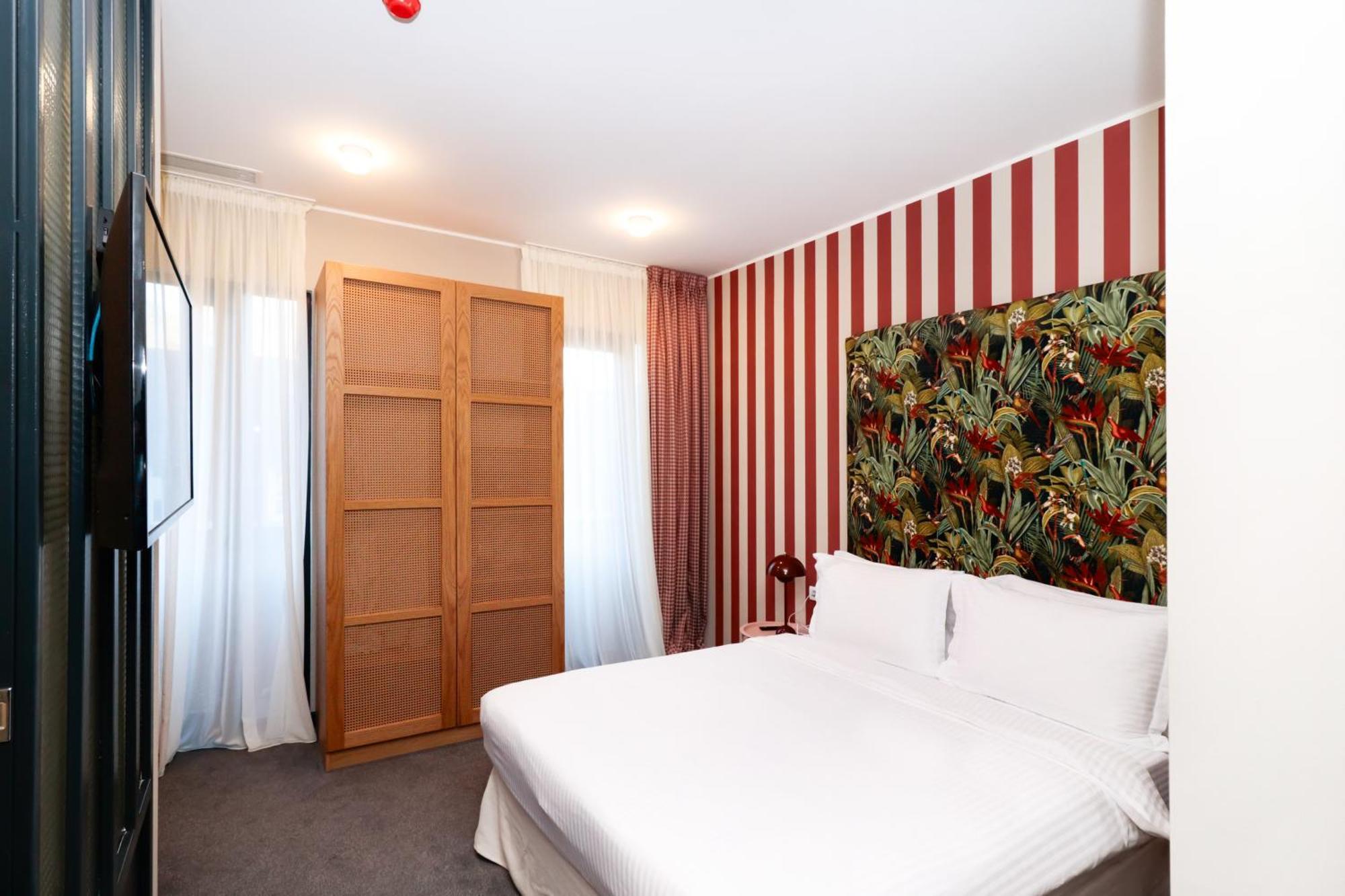 Margot Sololaki Hotel Тбилиси Екстериор снимка