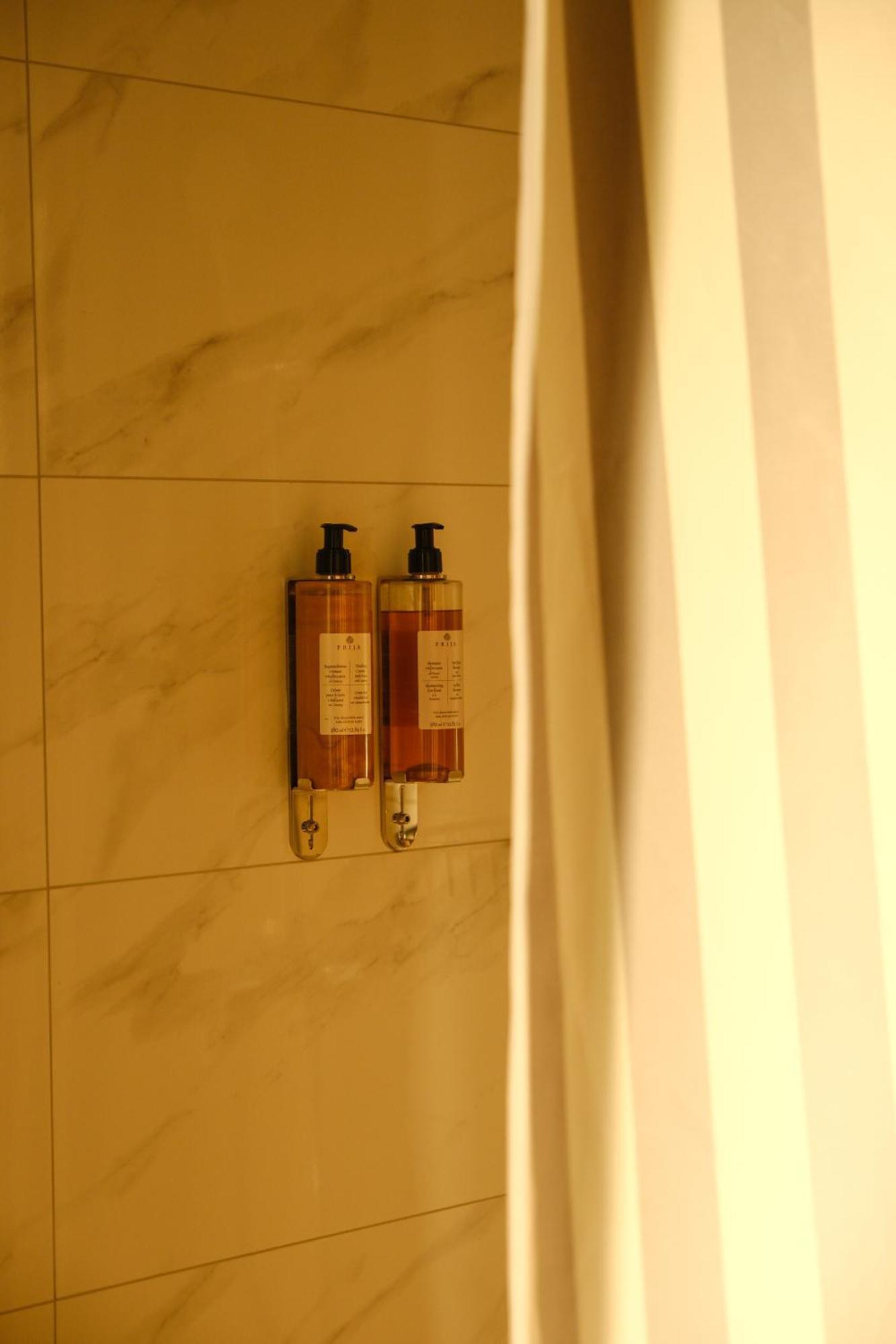 Margot Sololaki Hotel Тбилиси Екстериор снимка